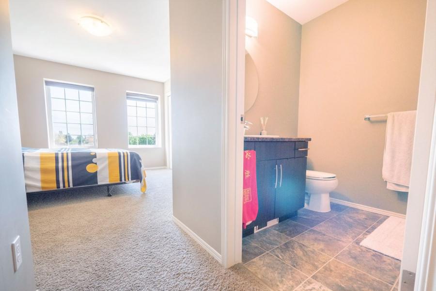 407-15 Bridgeland Dr S