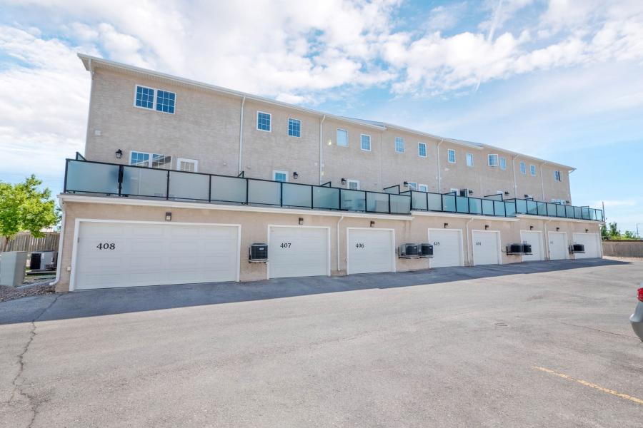 407-15 Bridgeland Dr S